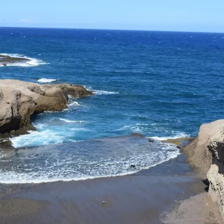 Δωμάτια σε οικογενειακή κατοικία La Caleta 1 *