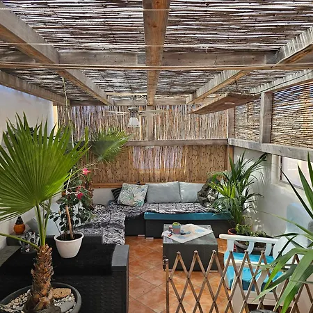 홈스테이 La Caleta Arico 1 *